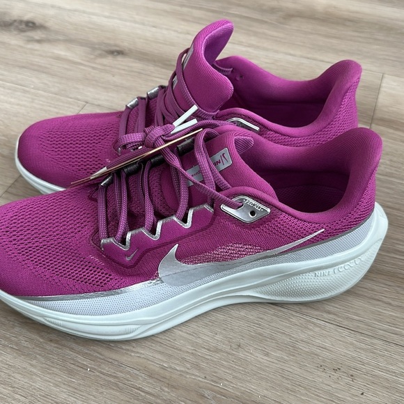 Nike Running Air Zoom Pegasus 41 Premium trainers in purple and silver NWOB - Picture 11 of 12